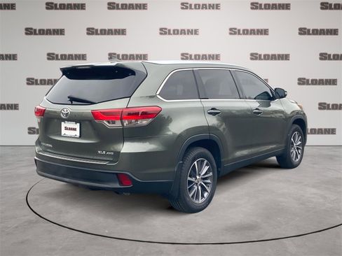 Used 2019 Toyota Highlander XLE image 5