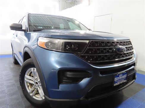 Used 2020 Ford Explorer XLT RWD image 2