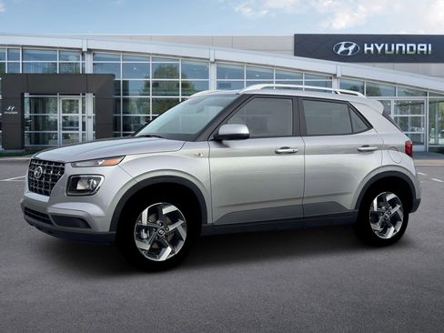 New 2026 Hyundai Venue SEL FWD image 2