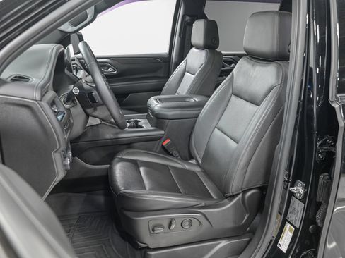Used 2022 Chevrolet Suburban Z71 AWD/4WD image 16