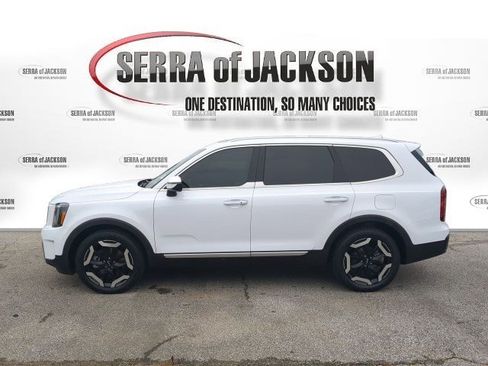 Certified 2023 Kia Telluride S w/ S Sunroof Package AWD/4WD image 5