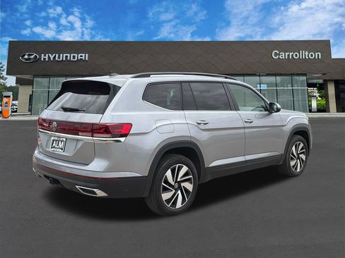 Used 2025 Volkswagen Atlas SE FWD image 5