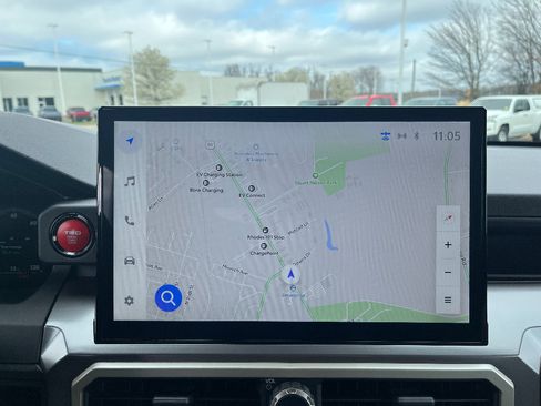 Used 2025 Toyota Tacoma TRD Off-Road image 24