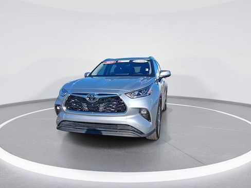 Certified 2025 Toyota Highlander Limited image 5