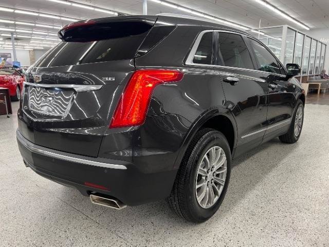 Used 2017 Cadillac XT5 Luxury w/ Driver Awareness Package FWD image 4