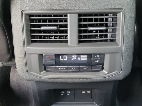 Used 2023 Volkswagen Atlas SE FWD image 13