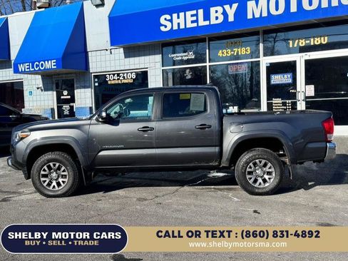 Used 2017 Toyota Tacoma SR5 w/ Tow Package image 8