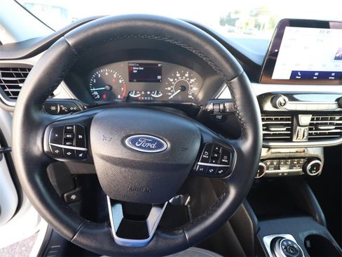 Certified 2022 Ford Escape SE w/ SE Sport Appearance Package image 15