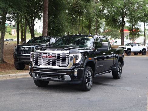 Used 2025 GMC Sierra 2500 Denali w/ Denali Reserve Package AWD/4WD image 5