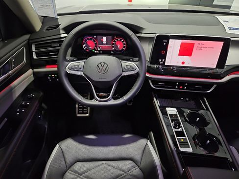 New 2026 Volkswagen Atlas Peak Edition AWD/4WD image 9