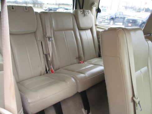 Used 2012 Ford Expedition XLT image 10