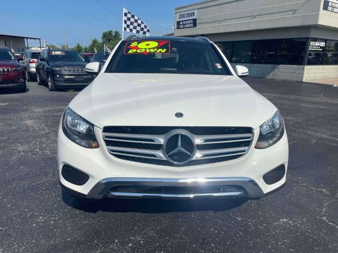 Used 2018 Mercedes-Benz GLC 300 4MATIC image 2