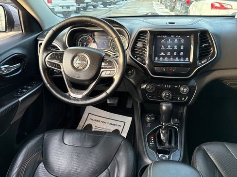 Used 2020 Jeep Cherokee Limited image 10