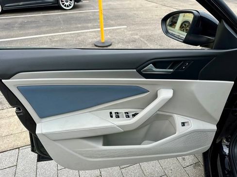 New 2026 Volkswagen Jetta SE FWD image 10