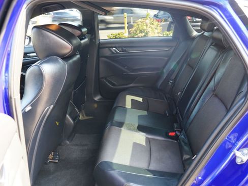 Used 2018 Honda Accord Sport image 12