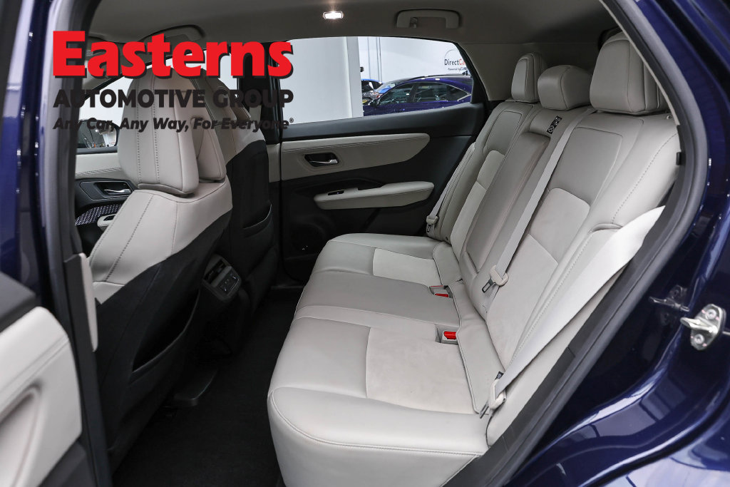 Used 2023 Nissan Ariya AWD image 24