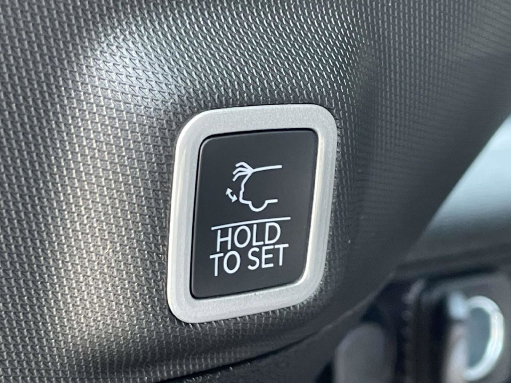 New 2027 Jeep Grand Cherokee Altitude RWD image 41
