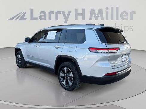 Used 2022 Jeep Grand Cherokee L Limited AWD/4WD image 3