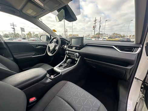 Used 2022 Toyota RAV4 XLE image 26