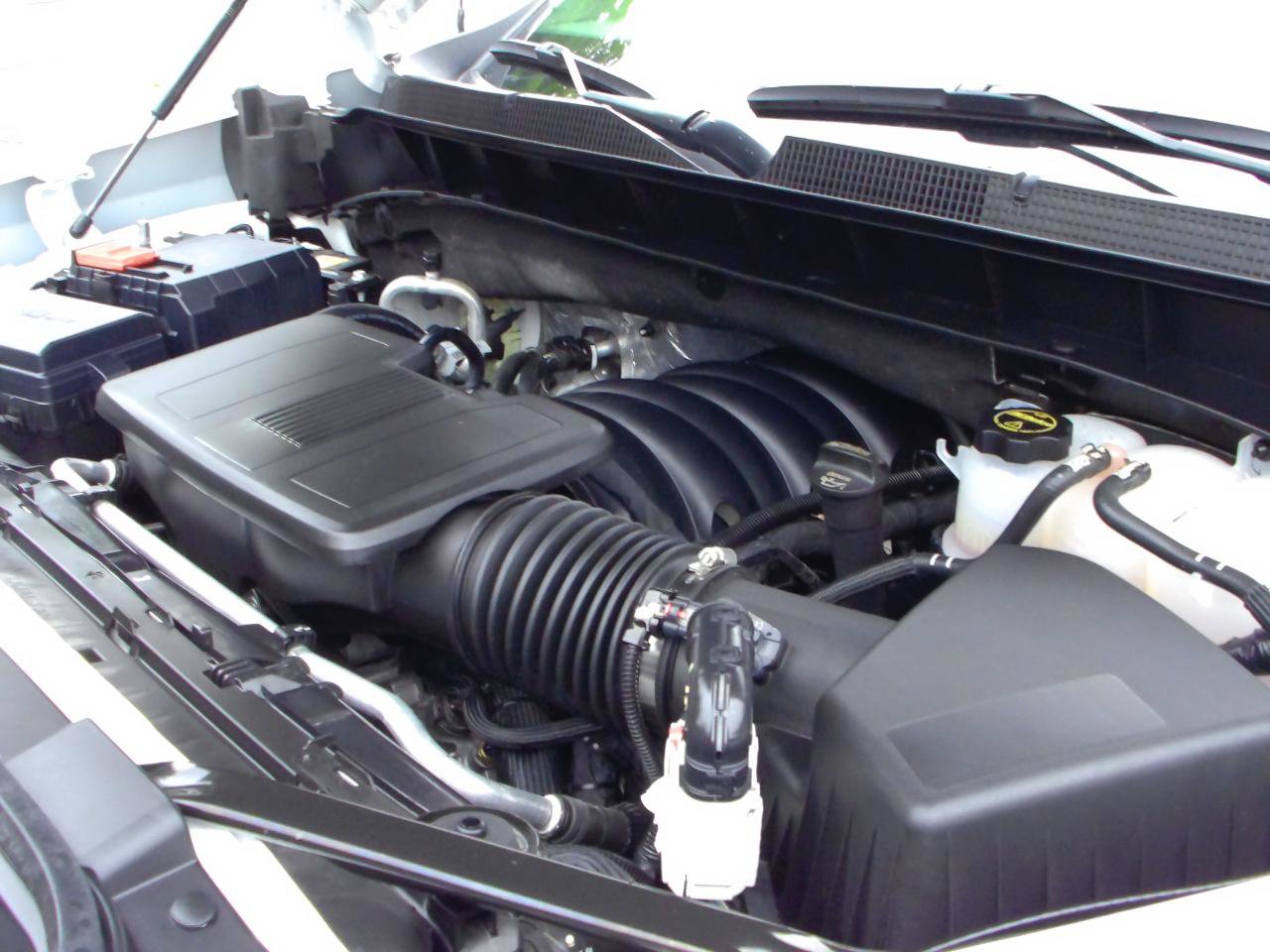 Used 2025 Chevrolet Silverado 1500 LTZ w/ LTZ Premium Package AWD/4WD image 8