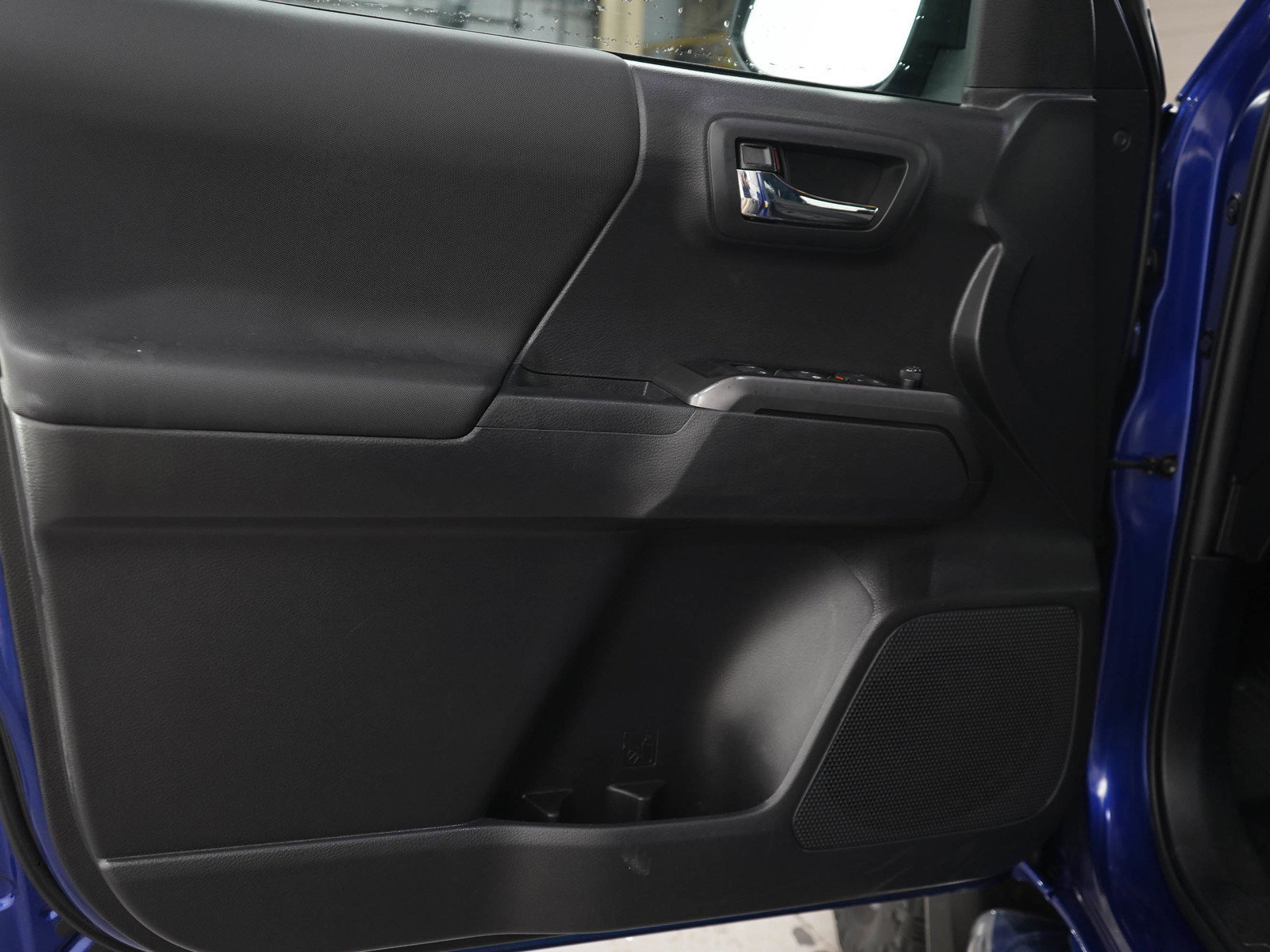 Used 2023 Toyota Tacoma TRD Sport AWD/4WD image 18