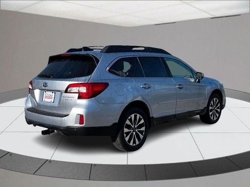 Used 2017 Subaru Outback 2.5i Limited image 3
