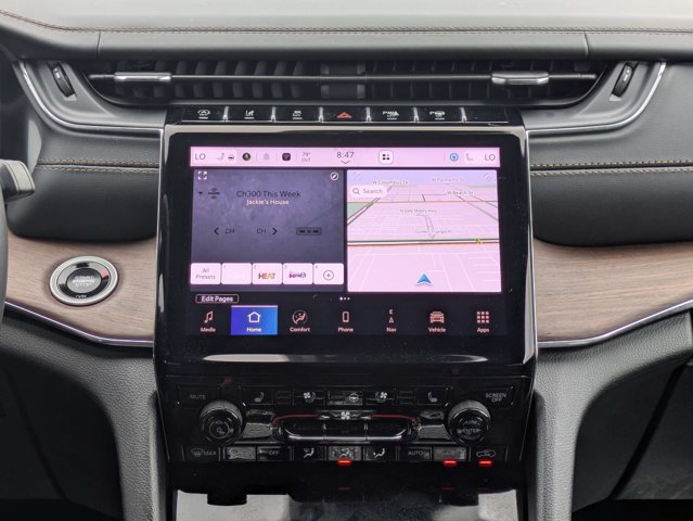 Certified 2025 Jeep Grand Cherokee Summit w/ Obsidian Package AWD/4WD image 16
