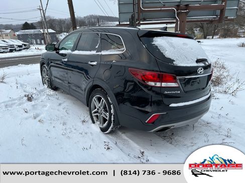 Used 2017 Hyundai Santa Fe SE image 3