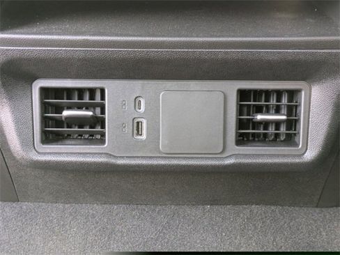 Used 2024 Chevrolet Silverado 1500 Custom image 15