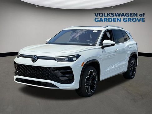 New 2026 Volkswagen Tiguan SEL R-Line AWD/4WD image 4