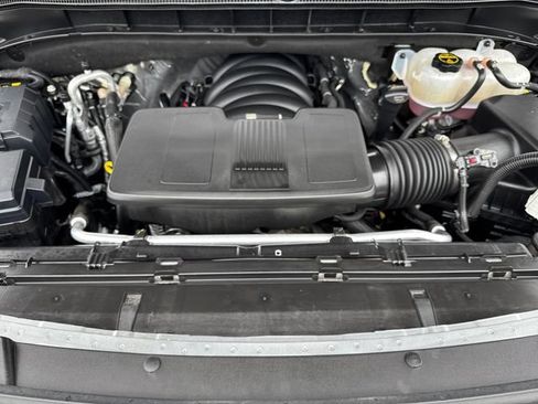 Used 2024 Chevrolet Tahoe Premier w/ Premium Package AWD/4WD image 22