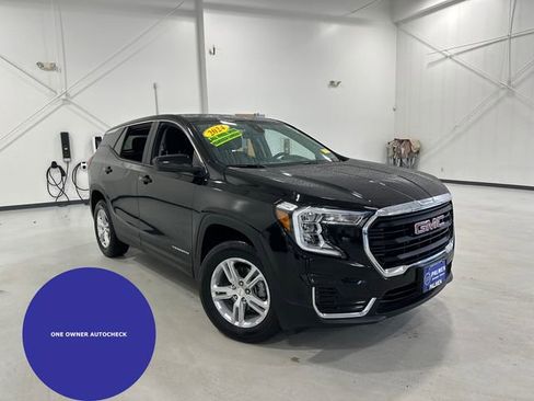 Used 2024 GMC Terrain SLE image 4