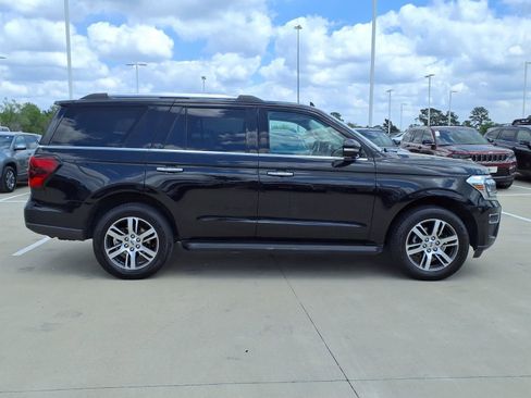 Used 2024 Ford Expedition Limited image 5