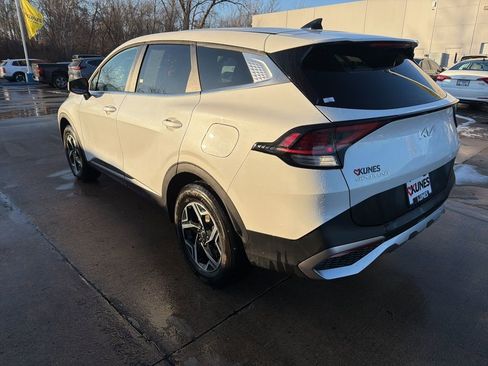 Used 2023 Kia Sportage LX AWD/4WD image 6