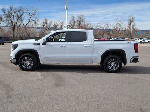 Used 2023 GMC Sierra 1500 SLE image 2