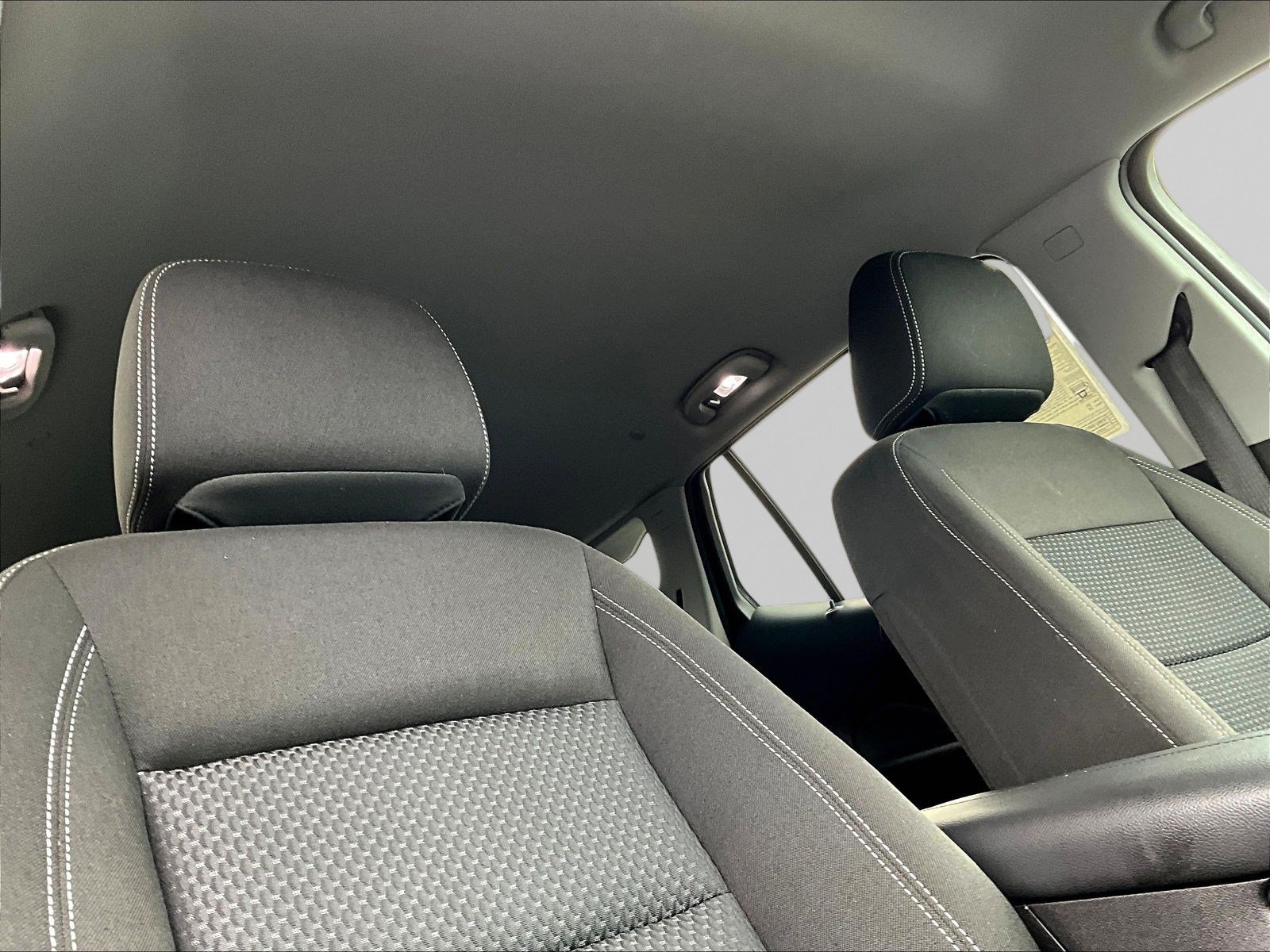 Used 2024 GMC Terrain SLE w/ Driver Convenience Package FWD image 27