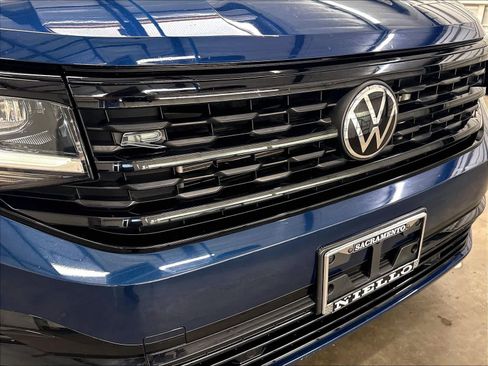 Used 2023 Volkswagen Atlas Cross Sport SEL R-Line AWD/4WD image 34