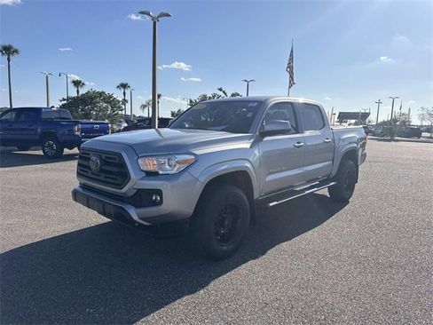 Used 2018 Toyota Tacoma SR image 8