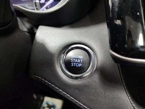 Used 2022 Toyota Highlander XLE AWD/4WD image 36