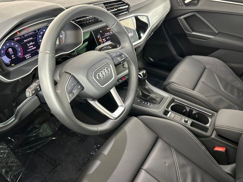 Used 2025 Audi Q3 2.0T Premium w/ Convenience Package image 9