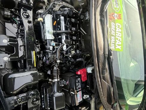 Used 2023 Nissan Versa SV image 32