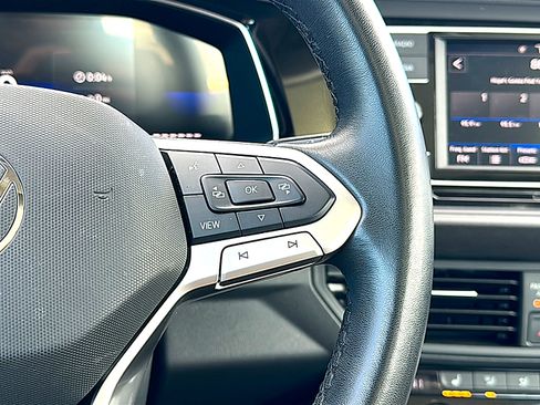 Used 2024 Volkswagen Jetta SE image 28