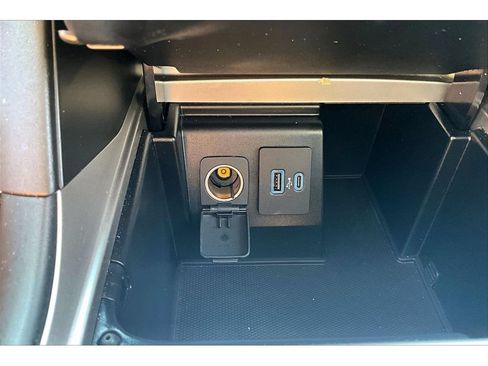 Used 2020 Ford Explorer XLT AWD/4WD image 16
