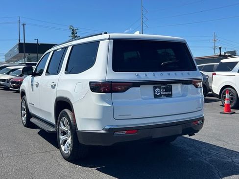 Used 2022 Jeep Wagoneer Series II AWD/4WD image 11