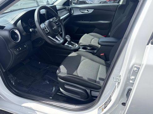 Used 2023 Kia Forte LXS w/ LXS Technology Package FWD image 16