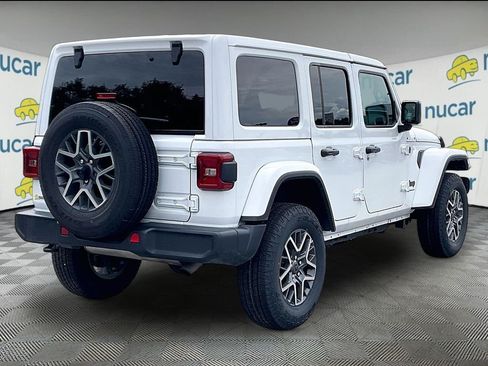Used 2025 Jeep Wrangler Unlimited Sahara AWD/4WD image 6