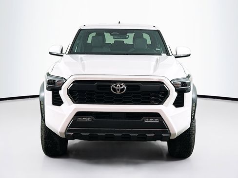 Used 2024 Toyota Tacoma TRD Off-Road image 2