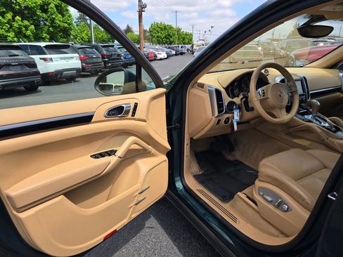 Used 2014 Porsche Cayenne AWD/4WD image 19