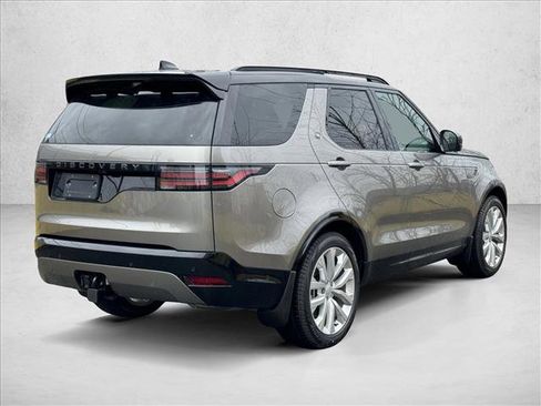 Certified 2024 Land Rover Discovery Dynamic SE image 2
