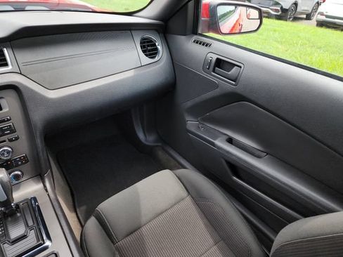 Used 2014 Ford Mustang Convertible RWD image 19